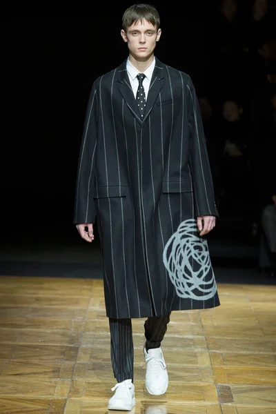 Look 44